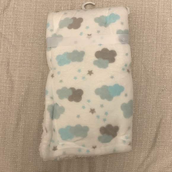 Baby Blanket and pillow set - Picture 3 of 3